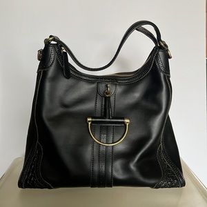 GUCCI like-new shoulder bag…SPOTLESS - WILL ACCEPT REASONABLE OFFER 😄